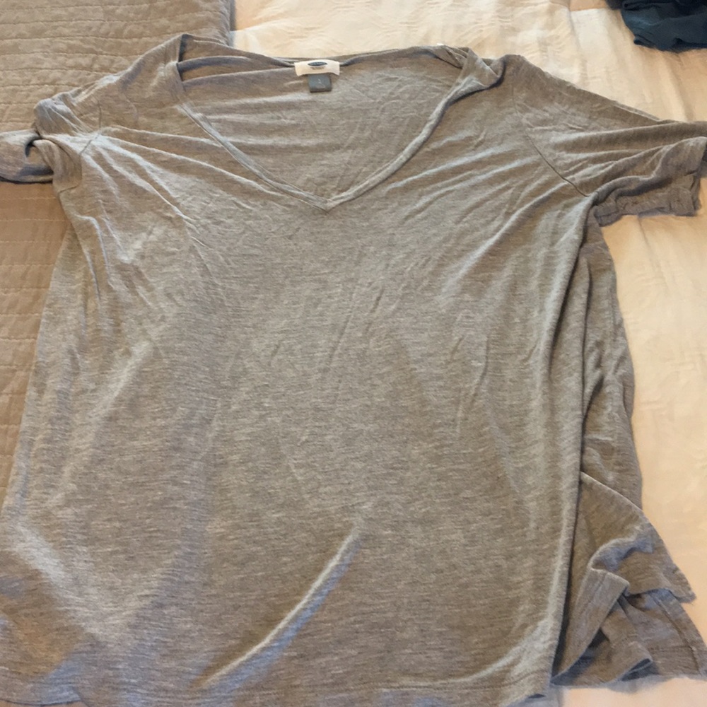 Bundle of 3 old navy V neck tees - Picture 3 of 4